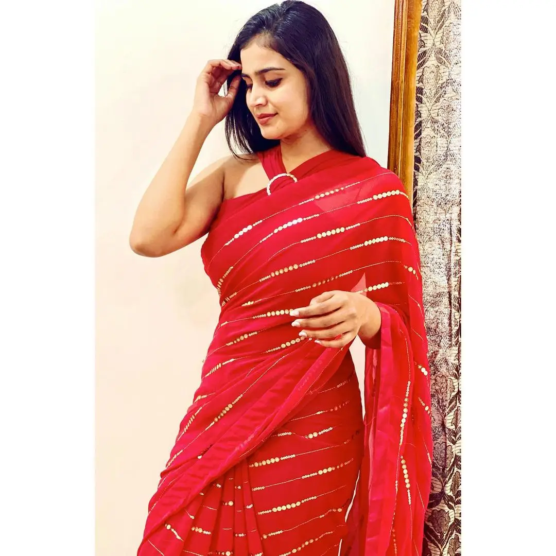 Indian Tv Actress Kavya Shree In Traditional Red Saree Blouse